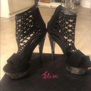 Chinese Laundry Women’s Corkscrew Black Pumps